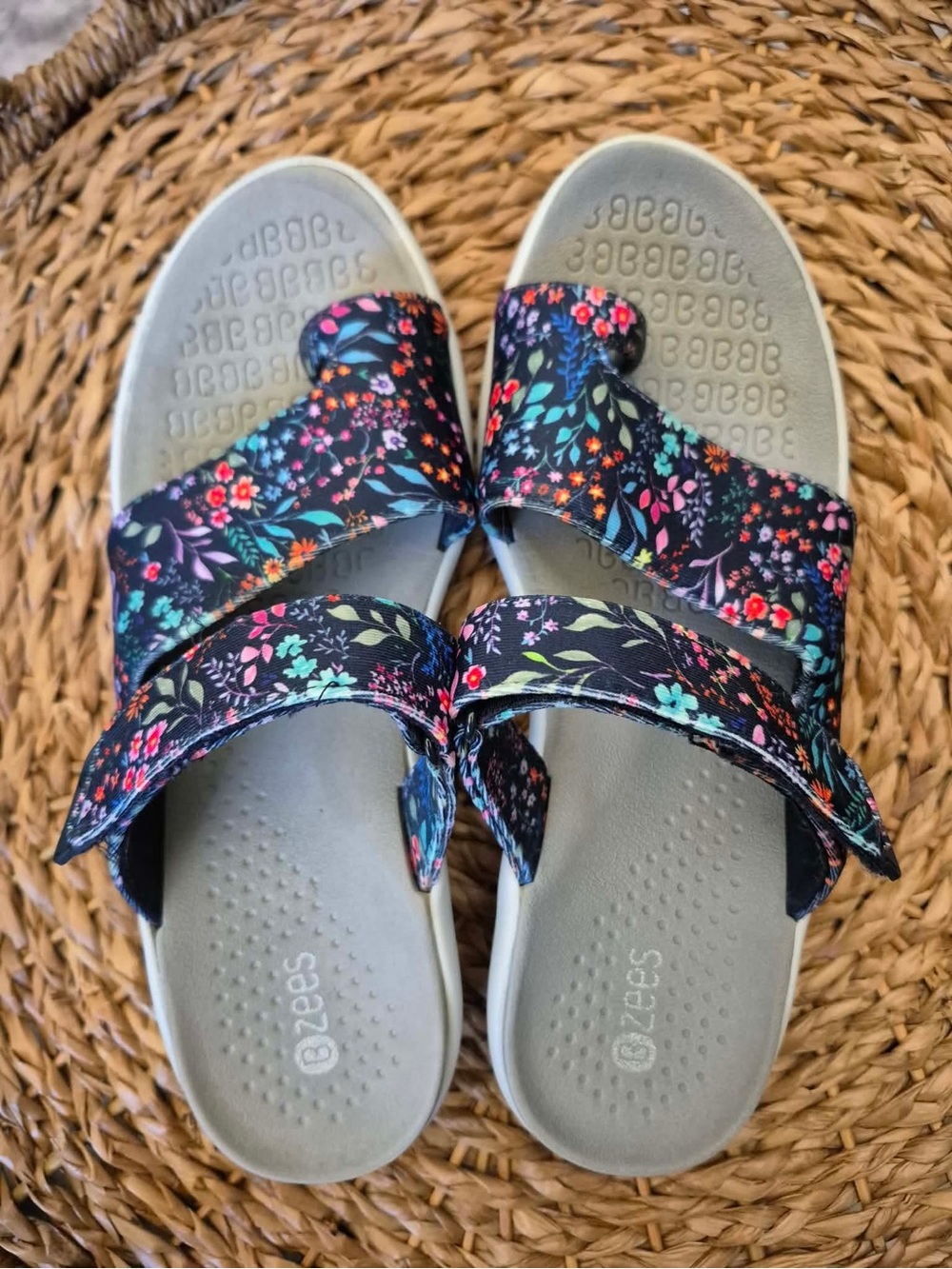Bzees Navy Floral Adjustable Slide Sandals - Picture 2 of 2